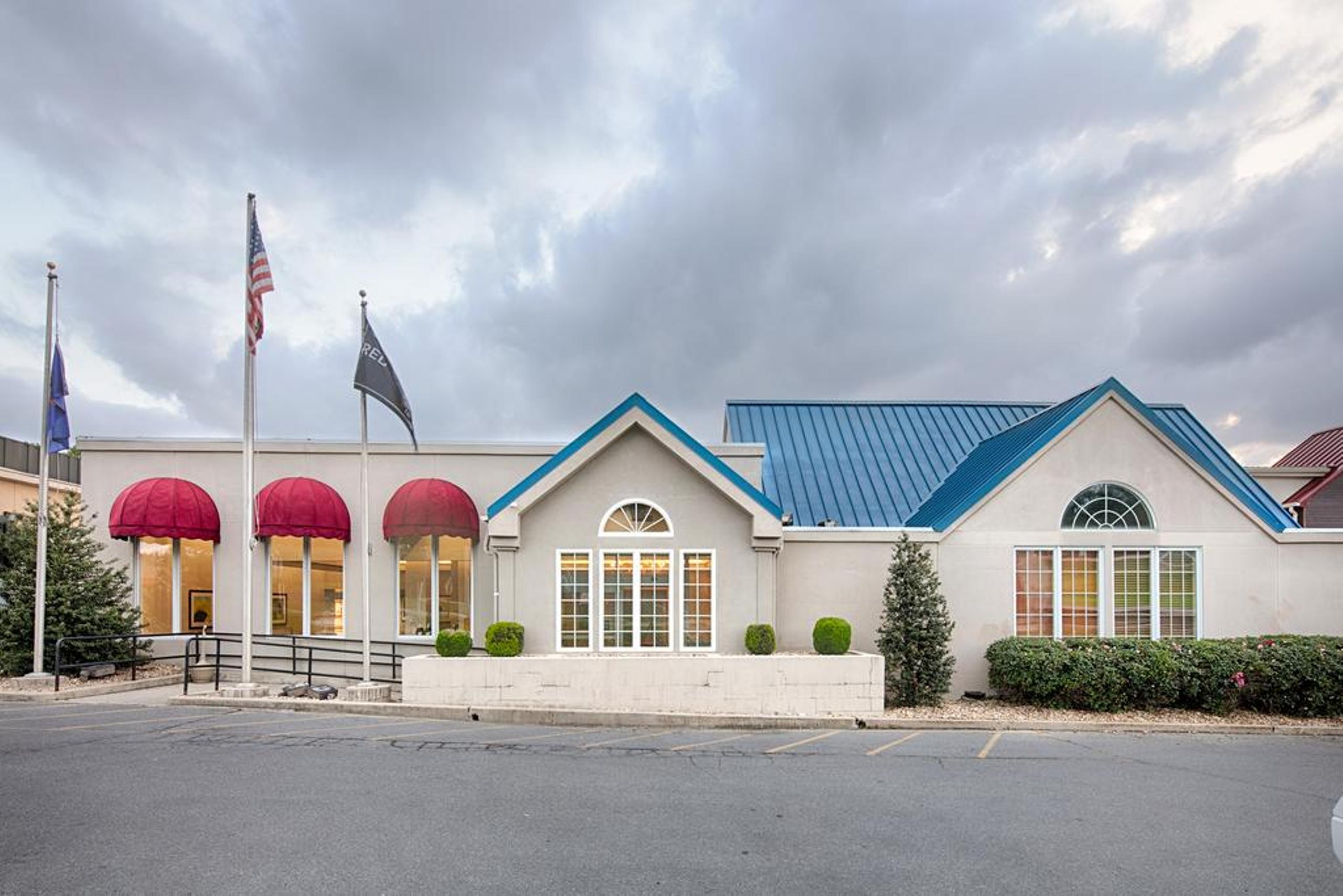 Hawthorn Extended Stay By Wyndham צ'יימברסבורג מראה חיצוני תמונה